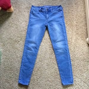 AE medium wash jeggings